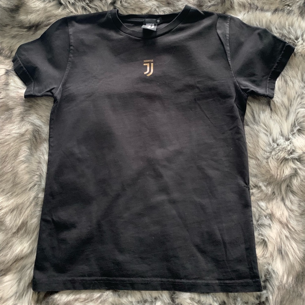 Boys Black Juventus Tshirt Number 7 on back size 10